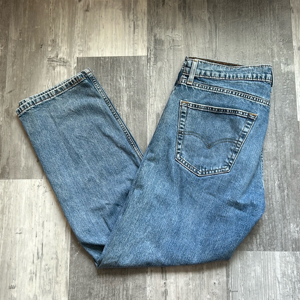 Levi Strauss Medium Wash Mens Jean Size 34 by 30